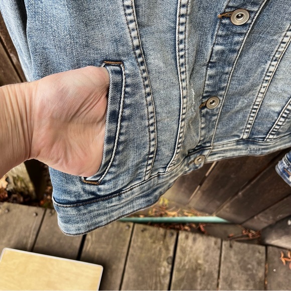 Tribal Jeans Distressed Denim Trucker Jean Jacket Sz P/S - Picture 5 of 10